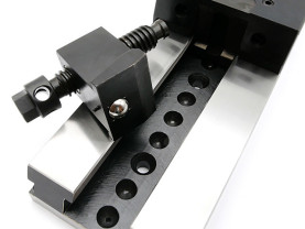 Ocelový přesný strojní svěrák 150 mm - MPZB150/210
