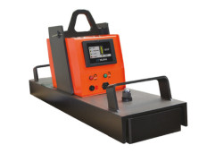 BM 5000 - bateriový břemenový magnet